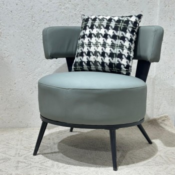 كرسي مفرد مميز بتصميم مودرن لون رمادي جلد 63×68×65سم