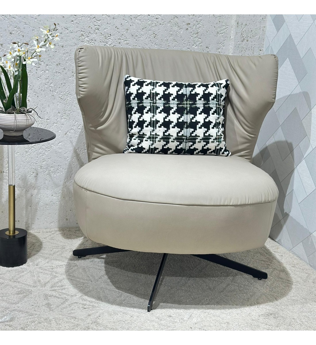 كرسي دوار بيج  من الجلد ومعدن  80×55×70سم 