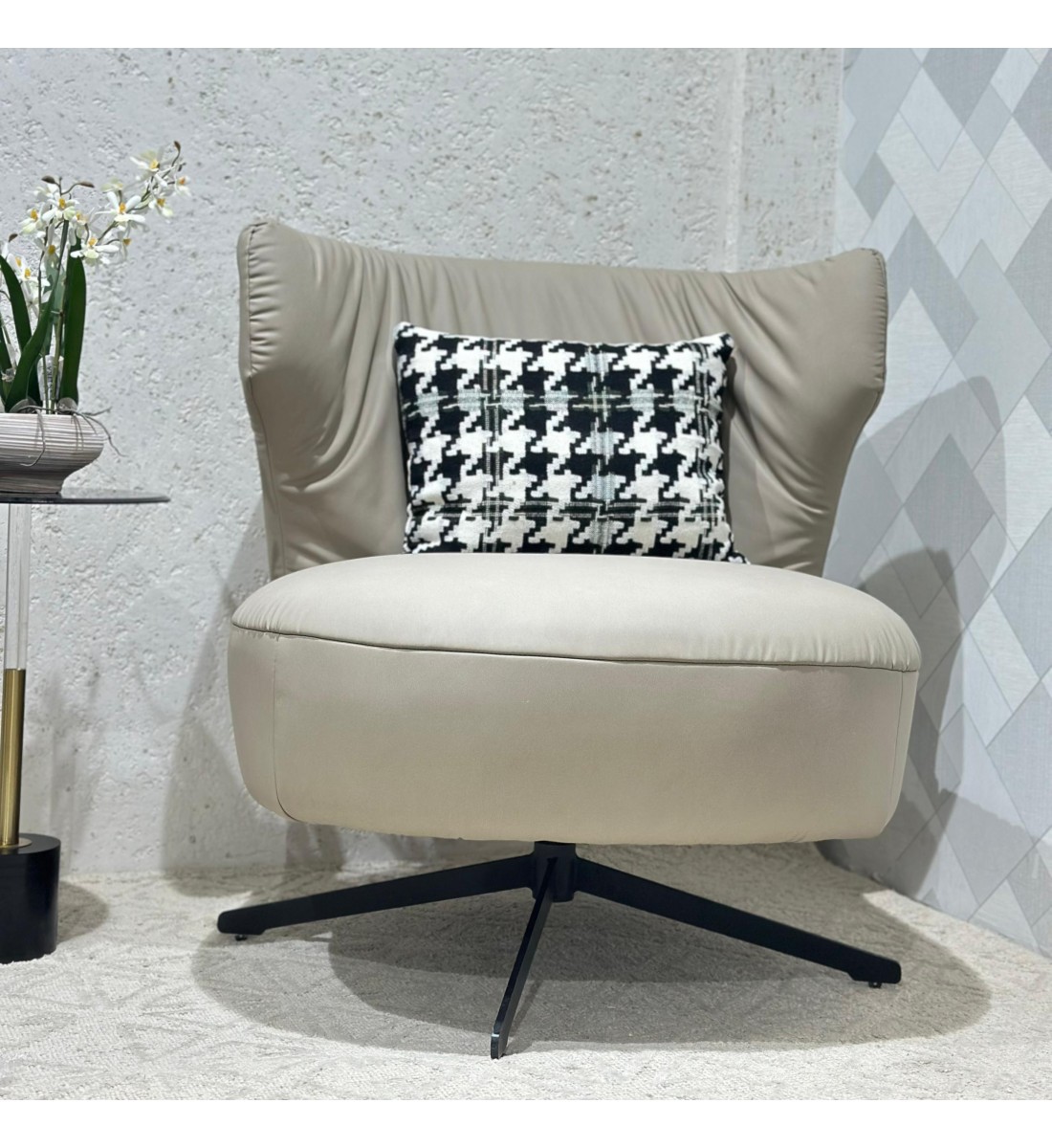 كرسي دوار بيج  من الجلد ومعدن  80×55×70سم 