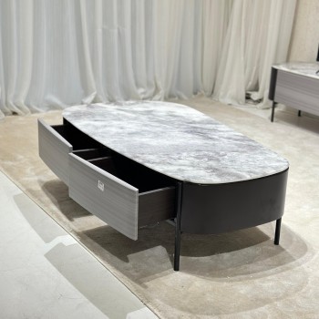 طاولة بيضاوية مصنوعة بجودة عالية وبتصميم انيق 120×66×35سم 