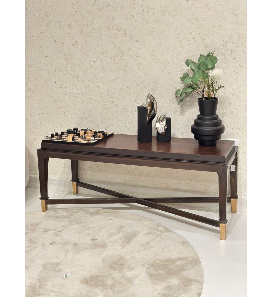 Coffee table with distinctive geometric design, walnut veneer wood, 118 x 43 x 50 cm