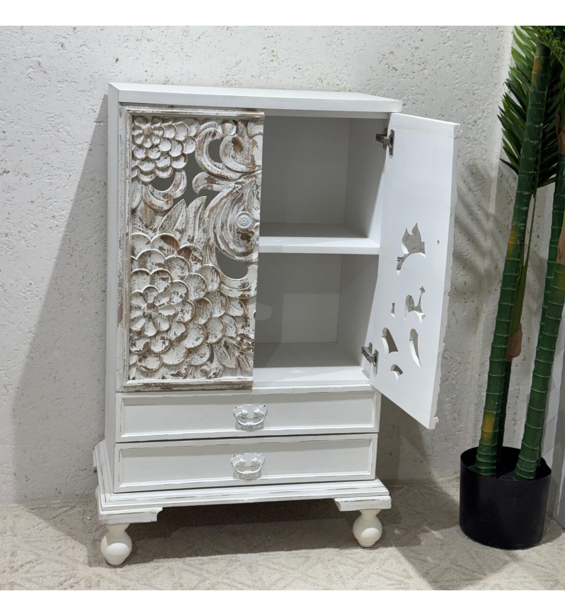 خزانه بتصميم عتيق لون اابيض 118×38×68سم خزانه بتصميم عتيق لون اابيض 118×38×68سم