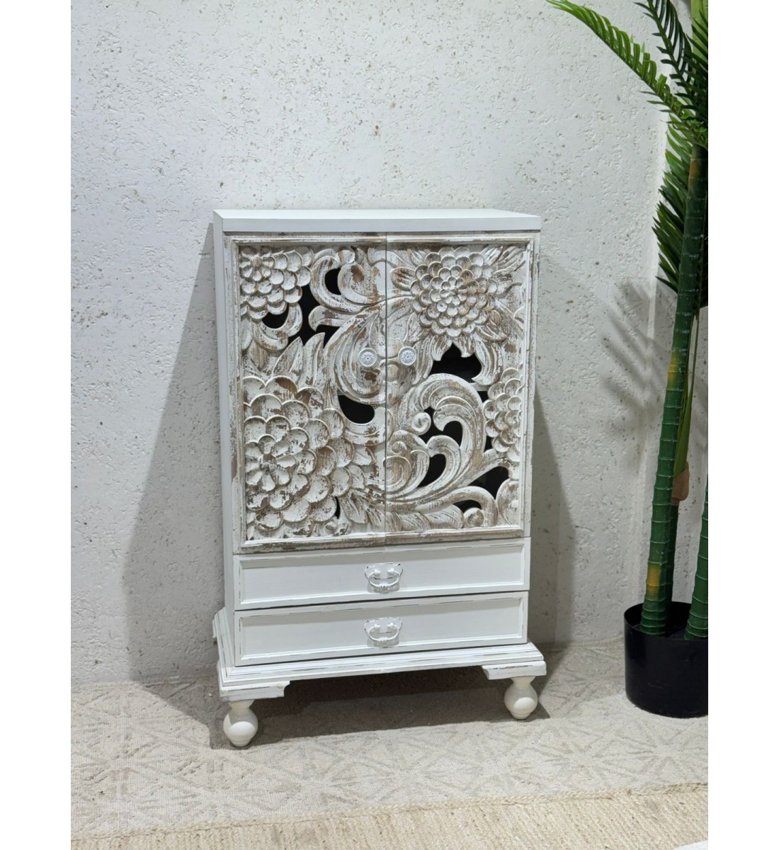 خزانه بتصميم عتيق لون اابيض 118×38×68سم خزانه بتصميم عتيق لون اابيض 118×38×68سم