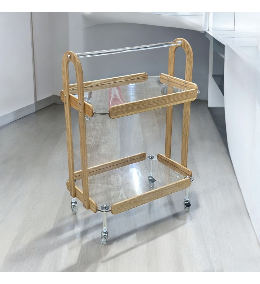 عربية دورين لون شفاف سطح اكرلك  2دور 