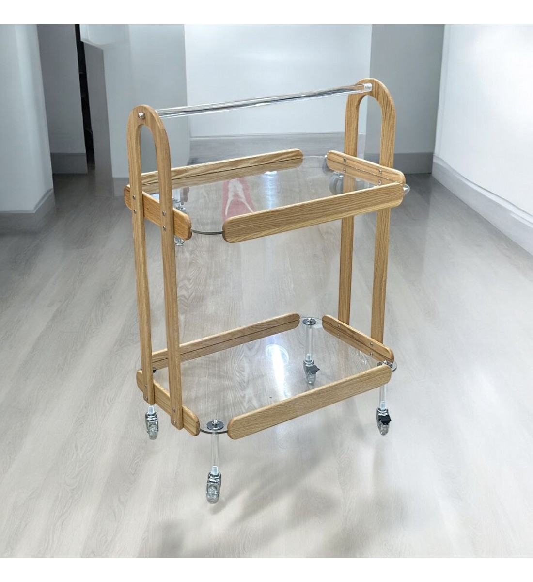 عربية دورين لون شفاف سطح اكرلك  2دور 