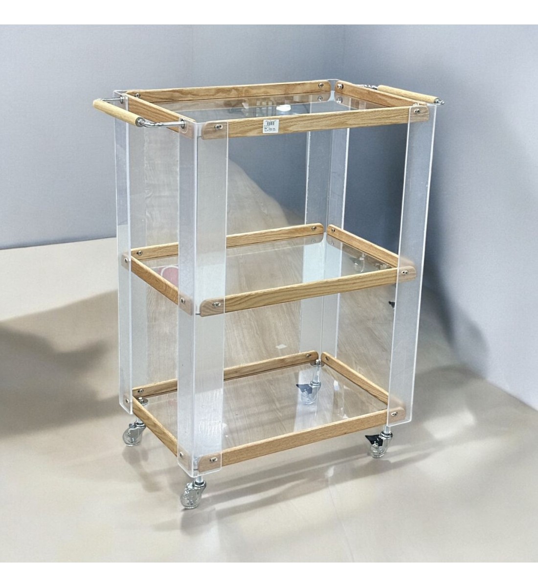 عربية دورين لون شفاف سطح اكرلك3دور 