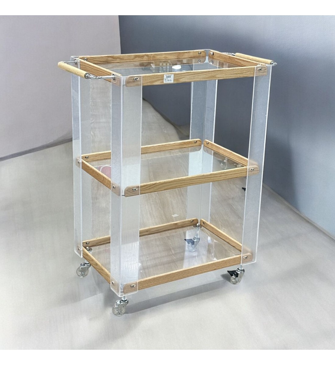 عربية دورين لون شفاف سطح اكرلك3دور 