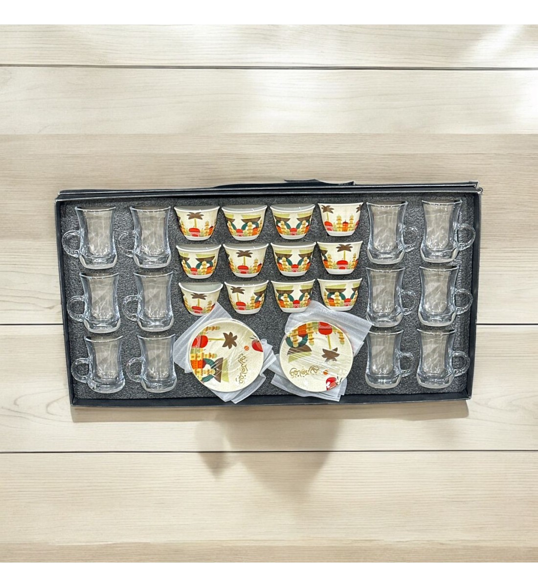 طقم كاسات وفناجين مع الصحن زجاج   36قطعه 