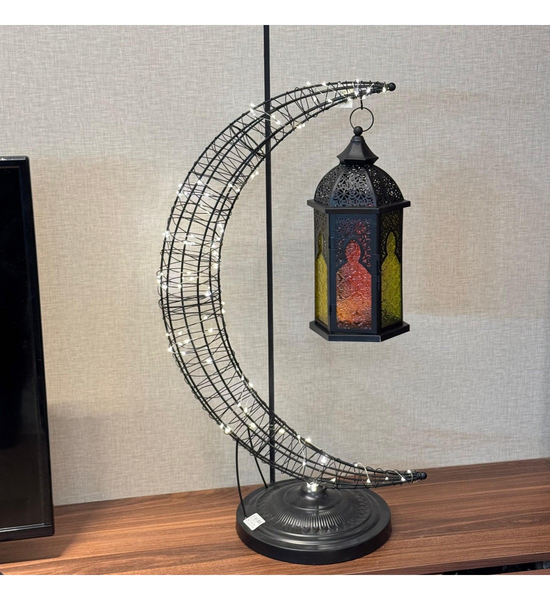 تحفة ديكورية على شكل هلال معدني مزخرف باللون الاسود81×30×30سم 