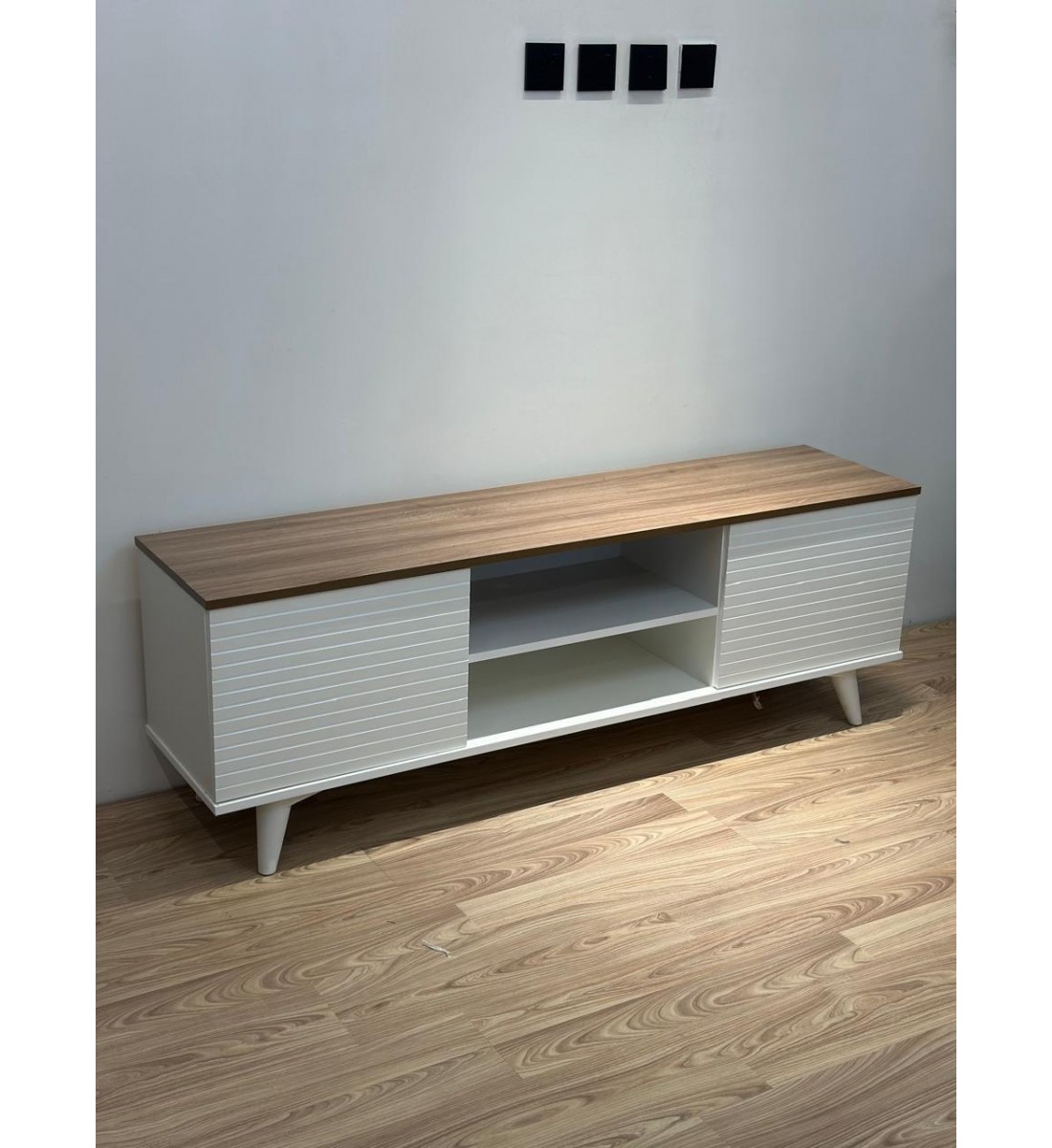 طاولة بلازما خشب ابيض مقلم160*32*49 سم