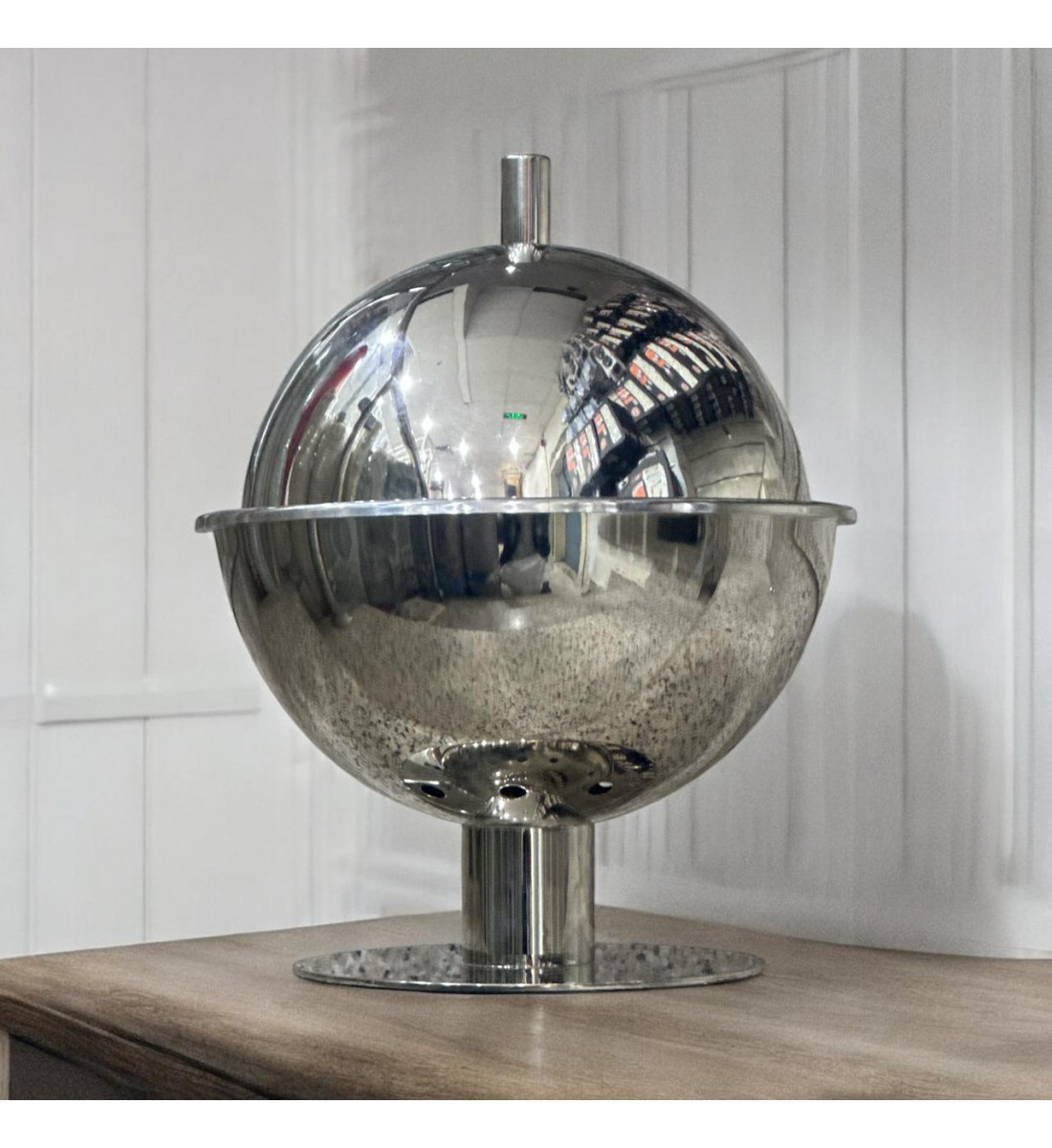 حافظة طعام أنيق من الستانلس ستيل بغطاء –فضي 2.5لتر تقريبا حافظة طعام أنيق من الستانلس ستيل بغطاء –فضي 2.5لتر تقريبا