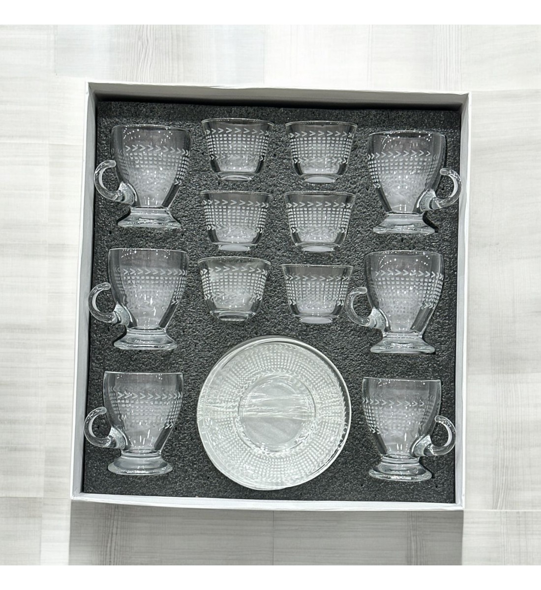 طقم كاسات وفناجين مع الصحن 18قطعه