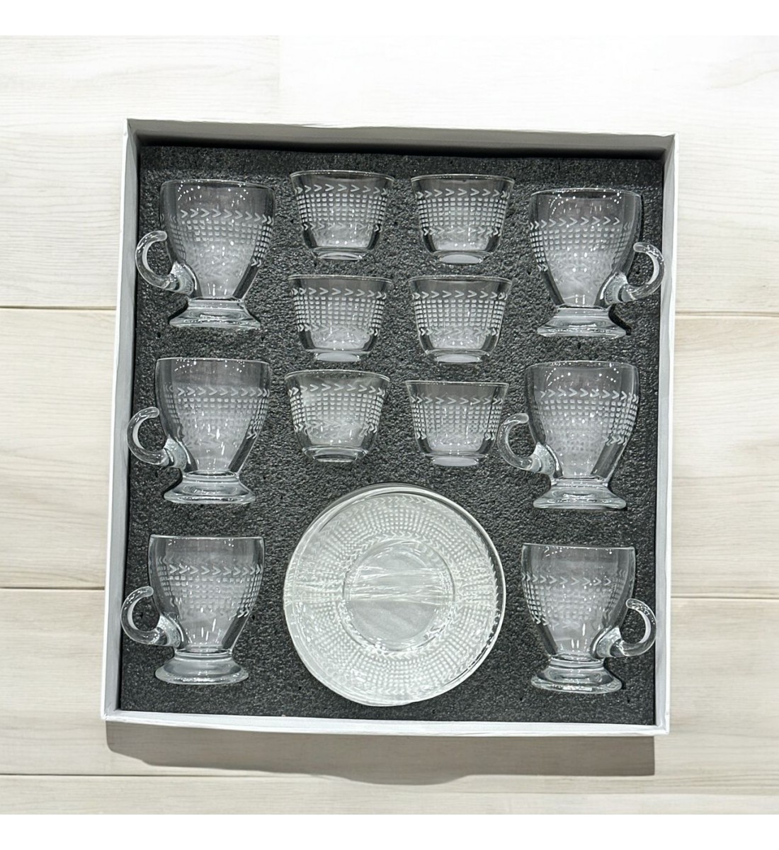 طقم كاسات وفناجين مع الصحن 18قطعه