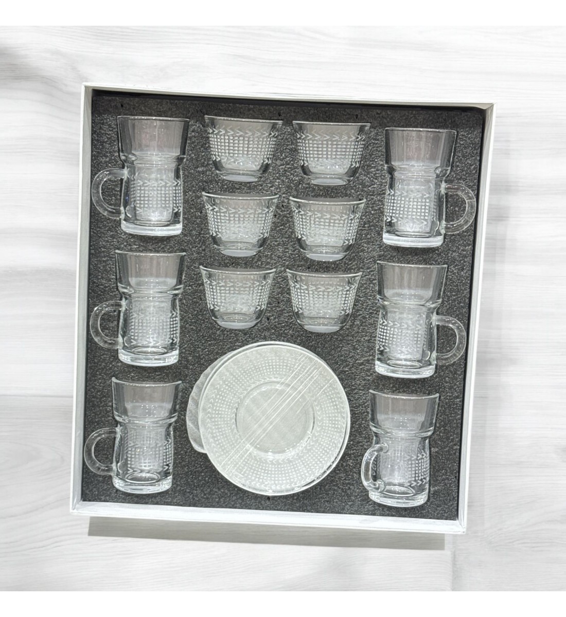 طقم كاسات وفناجين مع الصحن 18قطعه