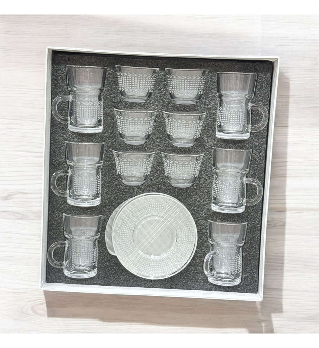 طقم كاسات وفناجين مع الصحن 18قطعه