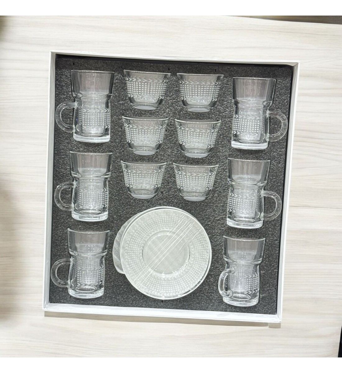 طقم كاسات وفناجين مع الصحن 18قطعه