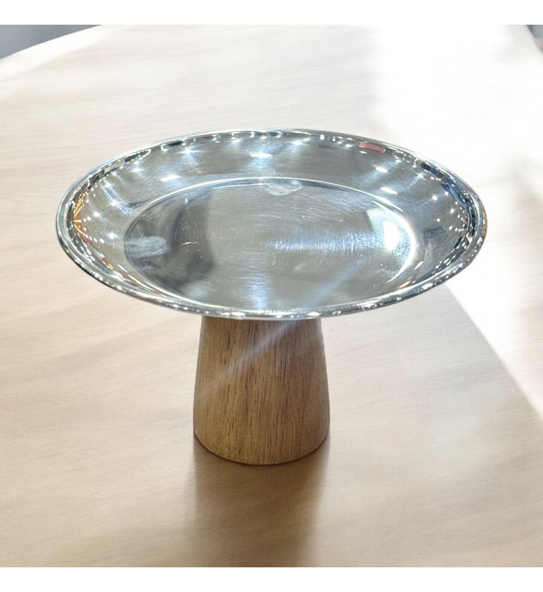 استاند تقديم معدني دائري قاعدة خشب  17×17×10سم 