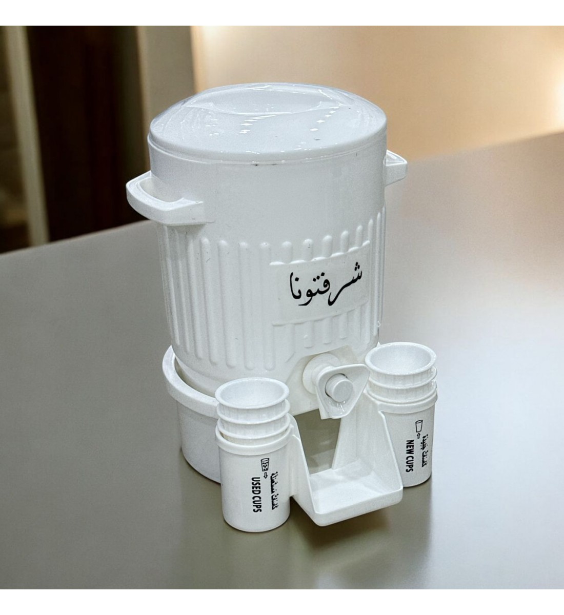 موزع مشروبات مع حامل وكاسات ابيض 2لتر 