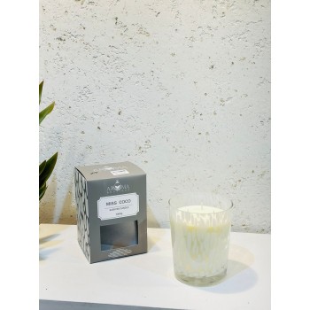 شمعه عطرية زجاج 1000 غرام برائحه ( MISS COCO)  SCENTED CANDLE