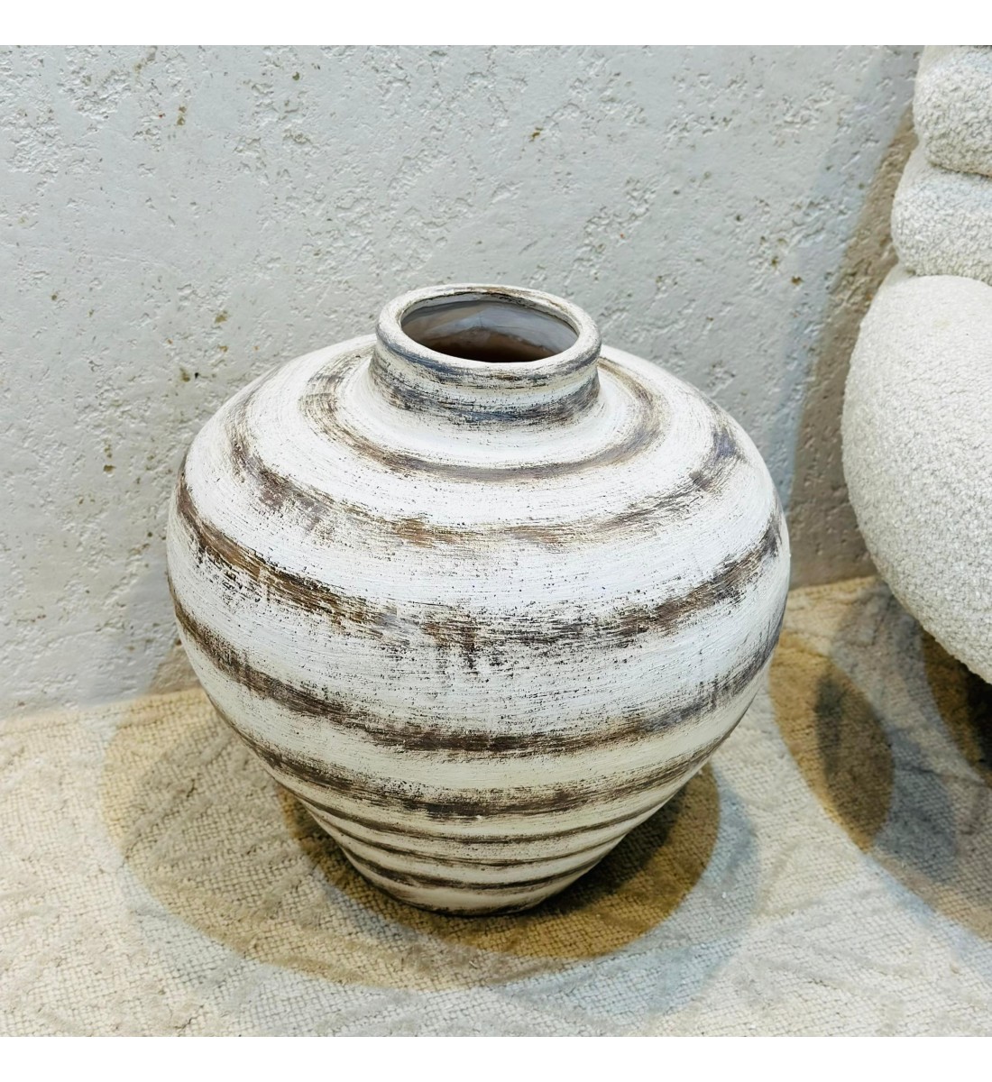 مزهريه او مركن  سيراميك تصميم مميز وانيق 40×15×15سم 