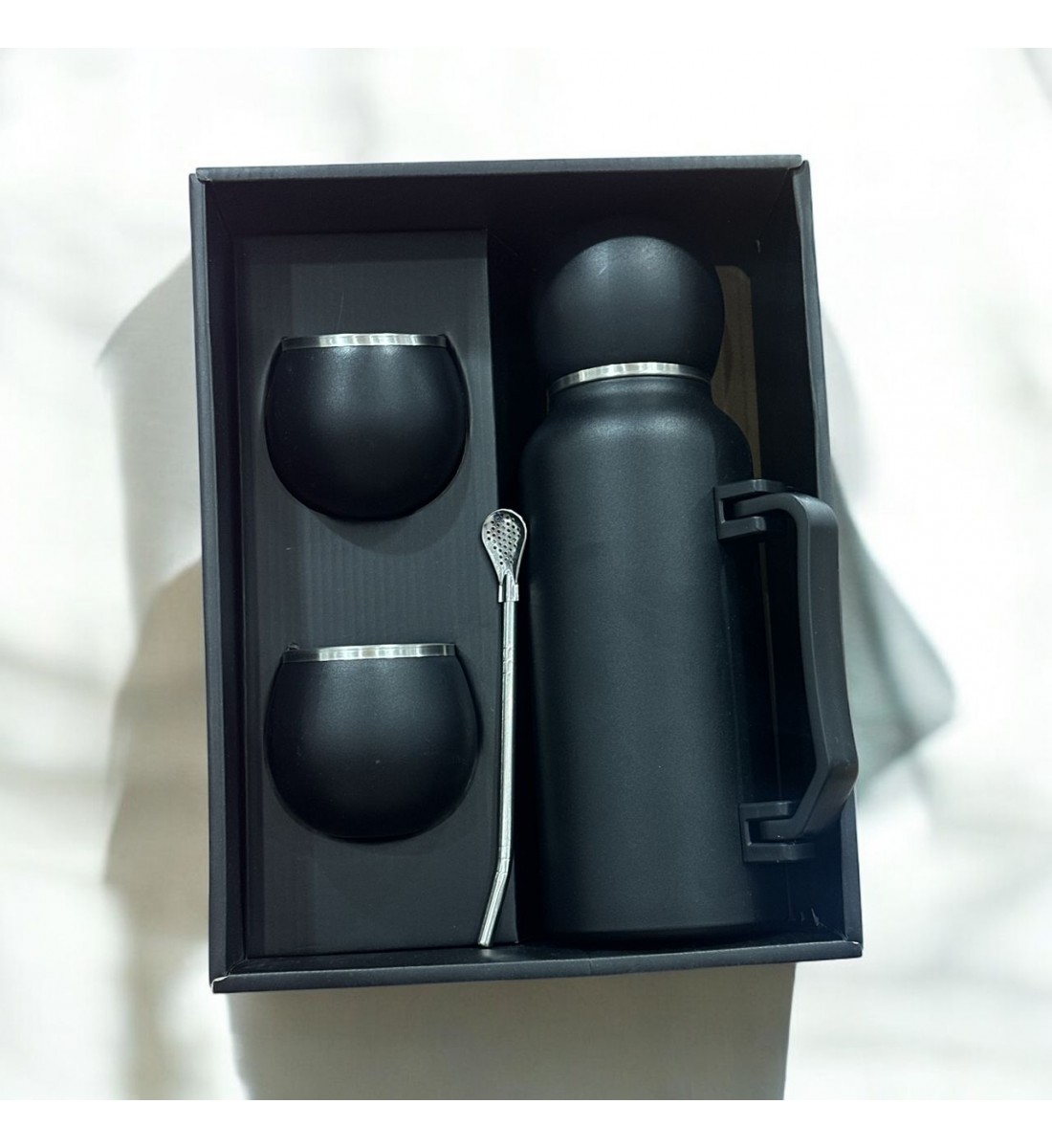 طقم ترمس شاي وقهوه اسود 2اكواب وملعقة  4قطع 