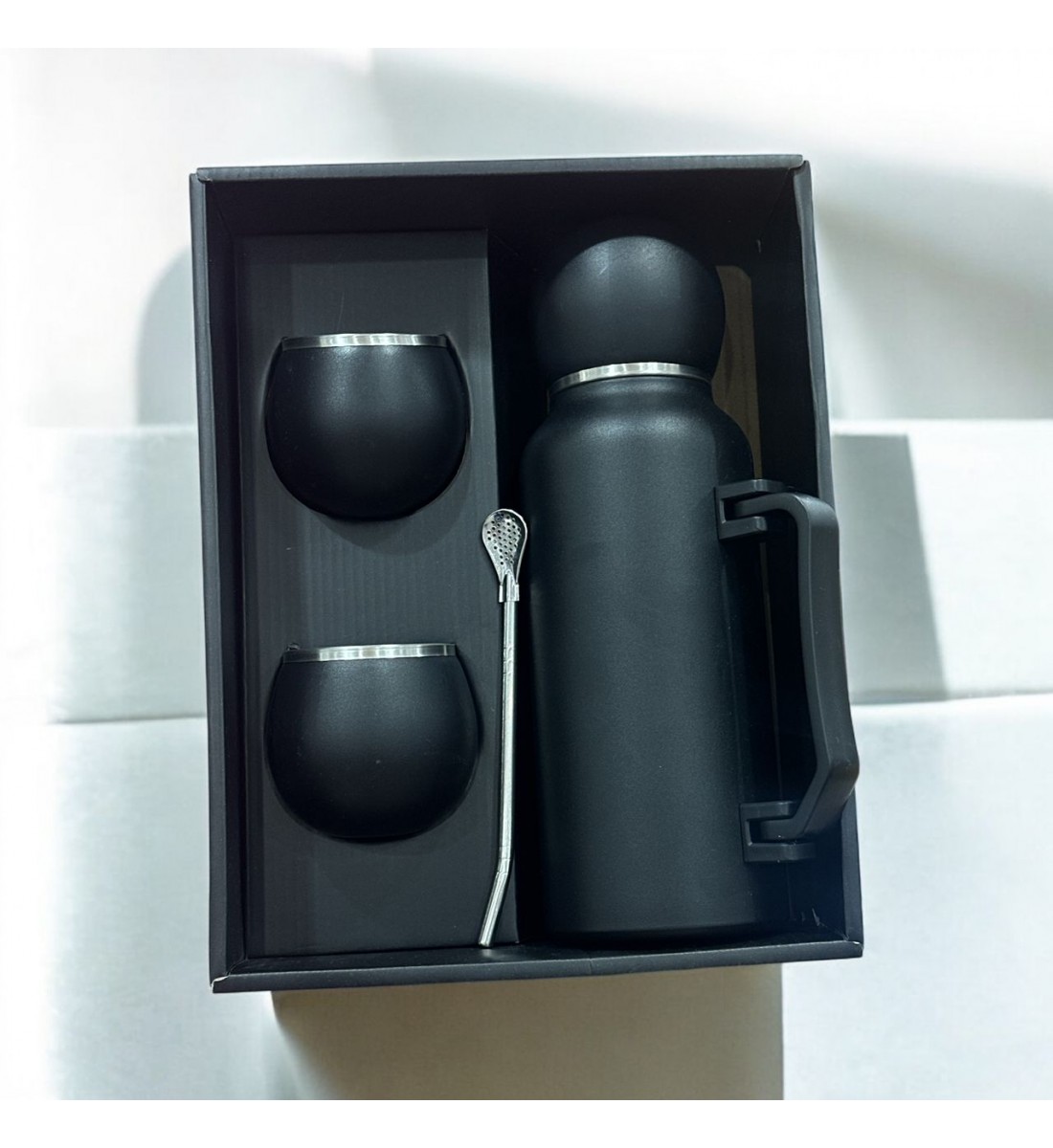 طقم ترمس شاي وقهوه اسود 2اكواب وملعقة  4قطع 