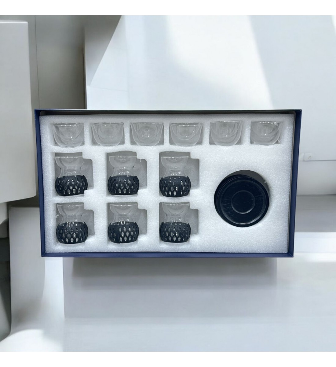 طقم كاسات وفناجين مع الصحن 18قطعه طقم كاسات وفناجين مع الصحن 18قطعه