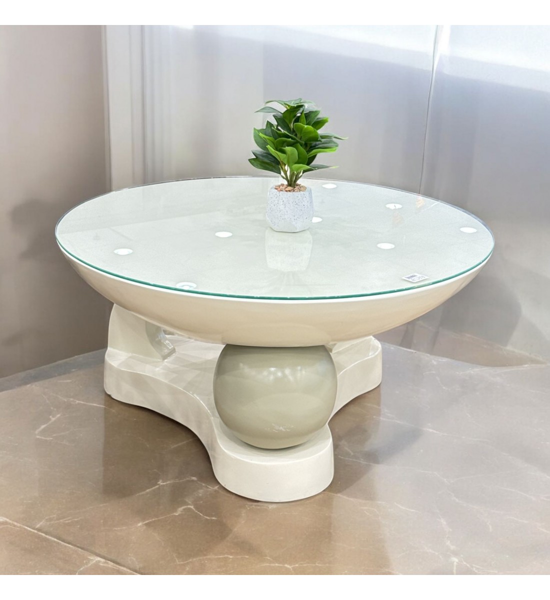 طاوله اساسيه مفرد زجاج ابيض 80×80×40سم طاوله اساسيه مفرد زجاج ابيض 80×80×40سم