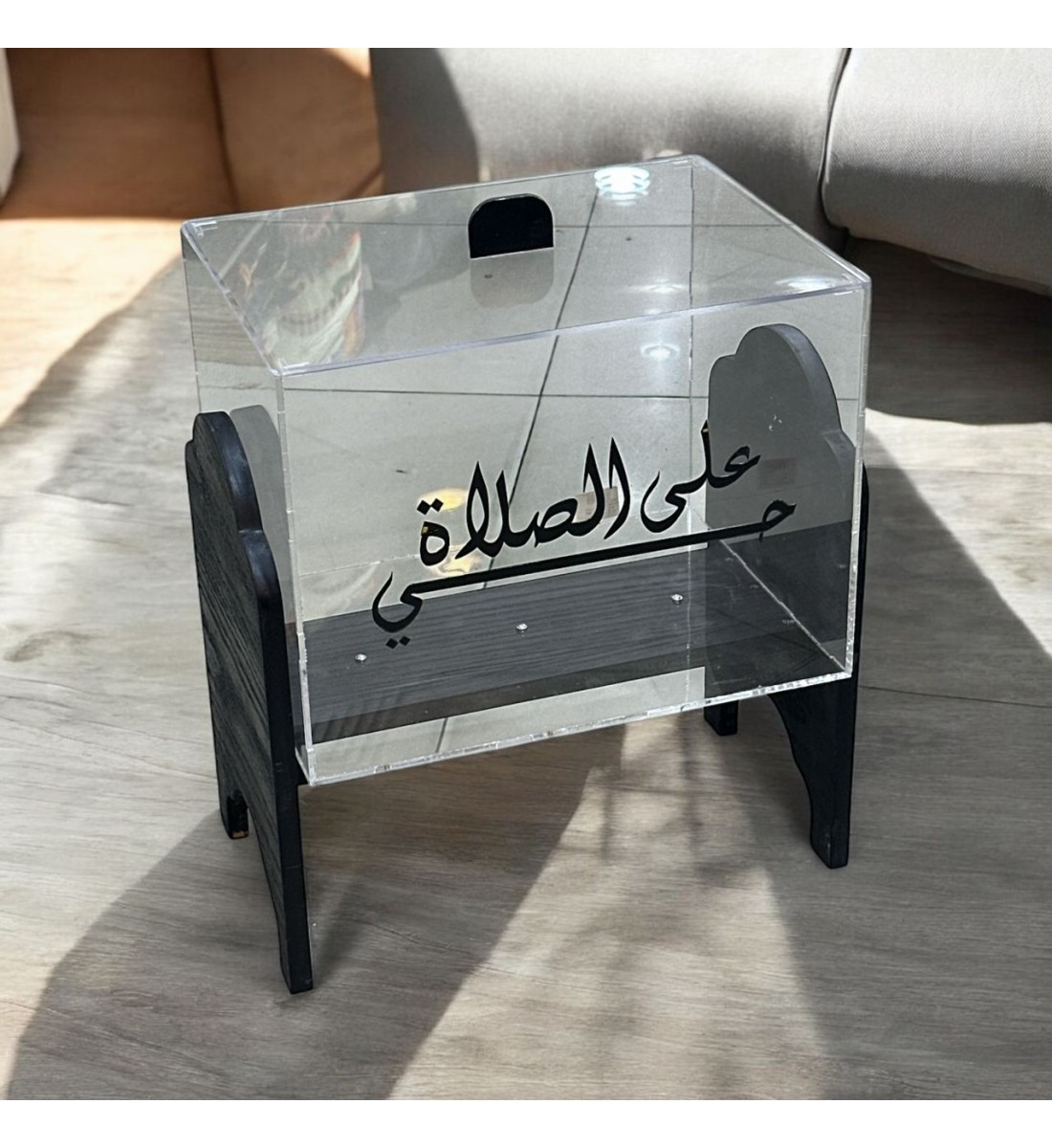 بوكس اكريلك سجادات مع قاعدة خشبي 30×40×47سم بوكس اكريلك سجادات مع قاعدة خشبي 30×40×47سم