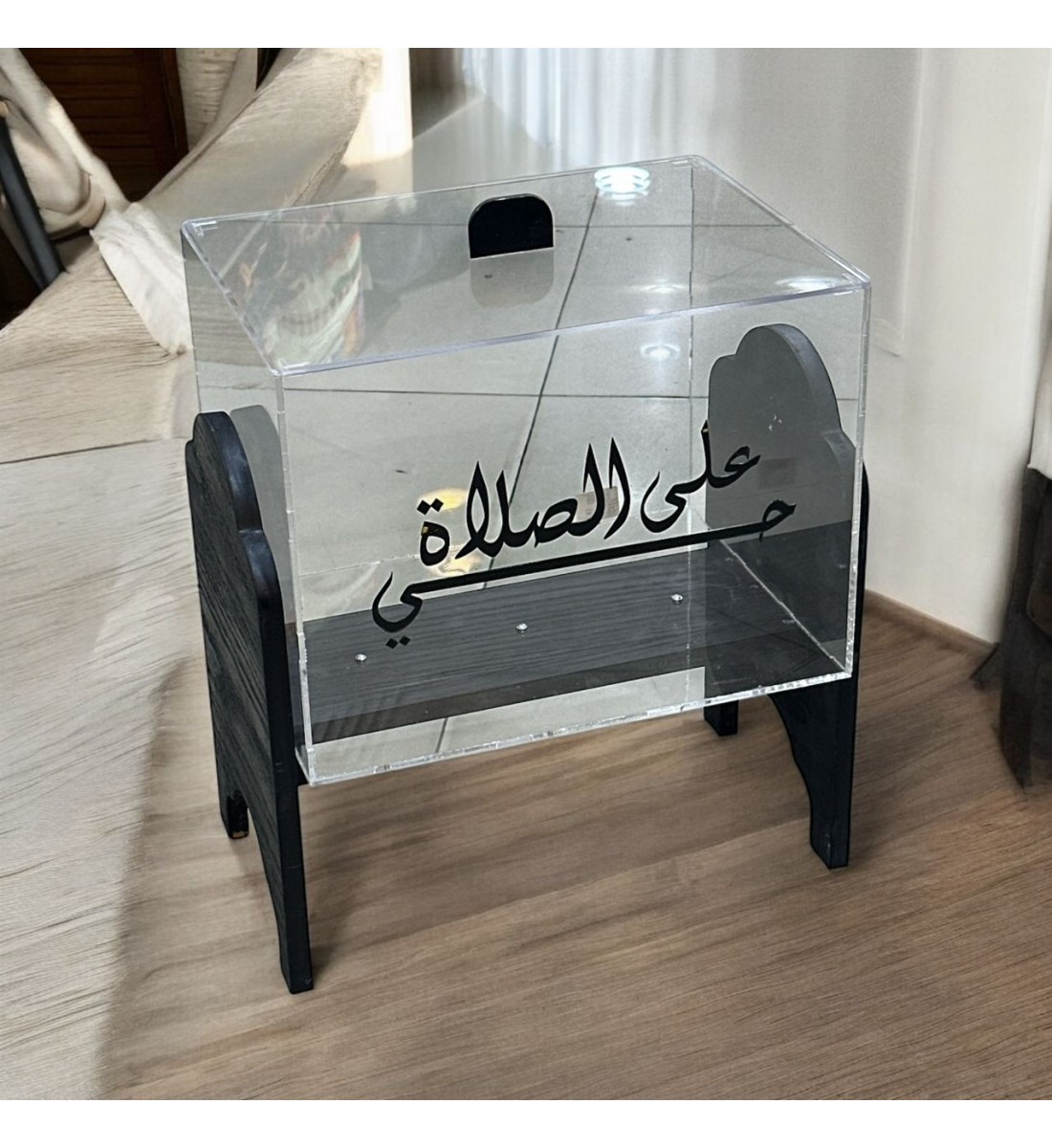 بوكس اكريلك سجادات مع قاعدة خشبي 30×40×47سم بوكس اكريلك سجادات مع قاعدة خشبي 30×40×47سم