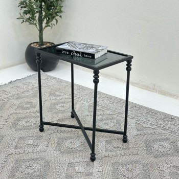 طاولة خدمة سطح زجاج قاعده حديد لون اسود