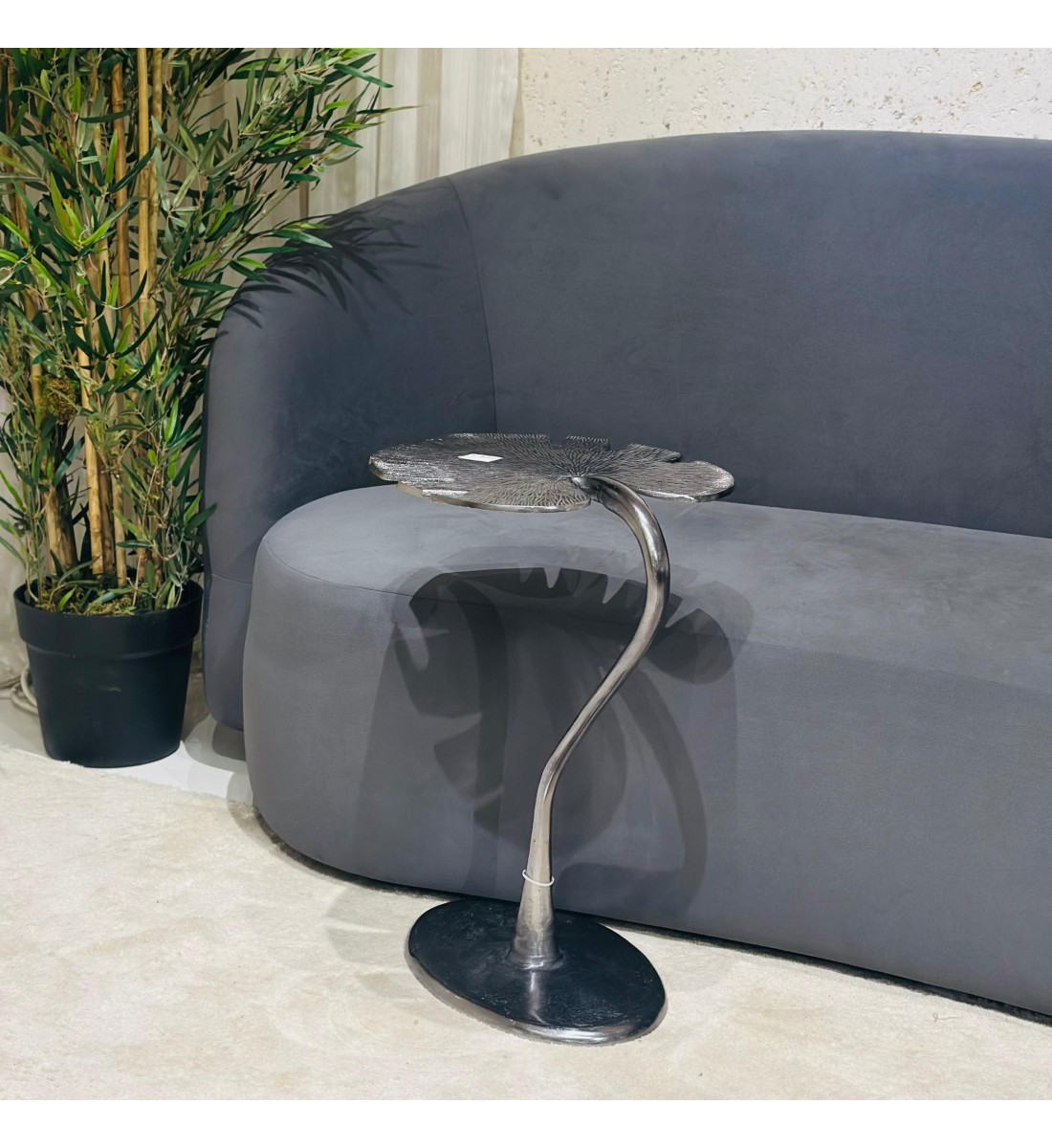 طاولة خدمة ورقة شجرة جامايكا - اسود