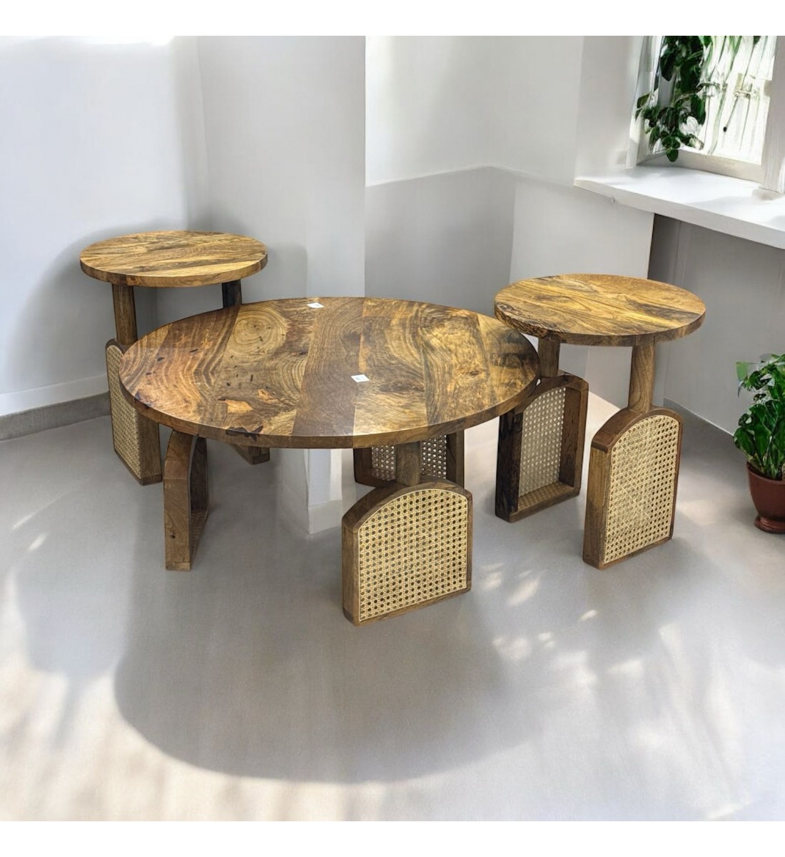 طاولة تقديم مع 2 جانبيه