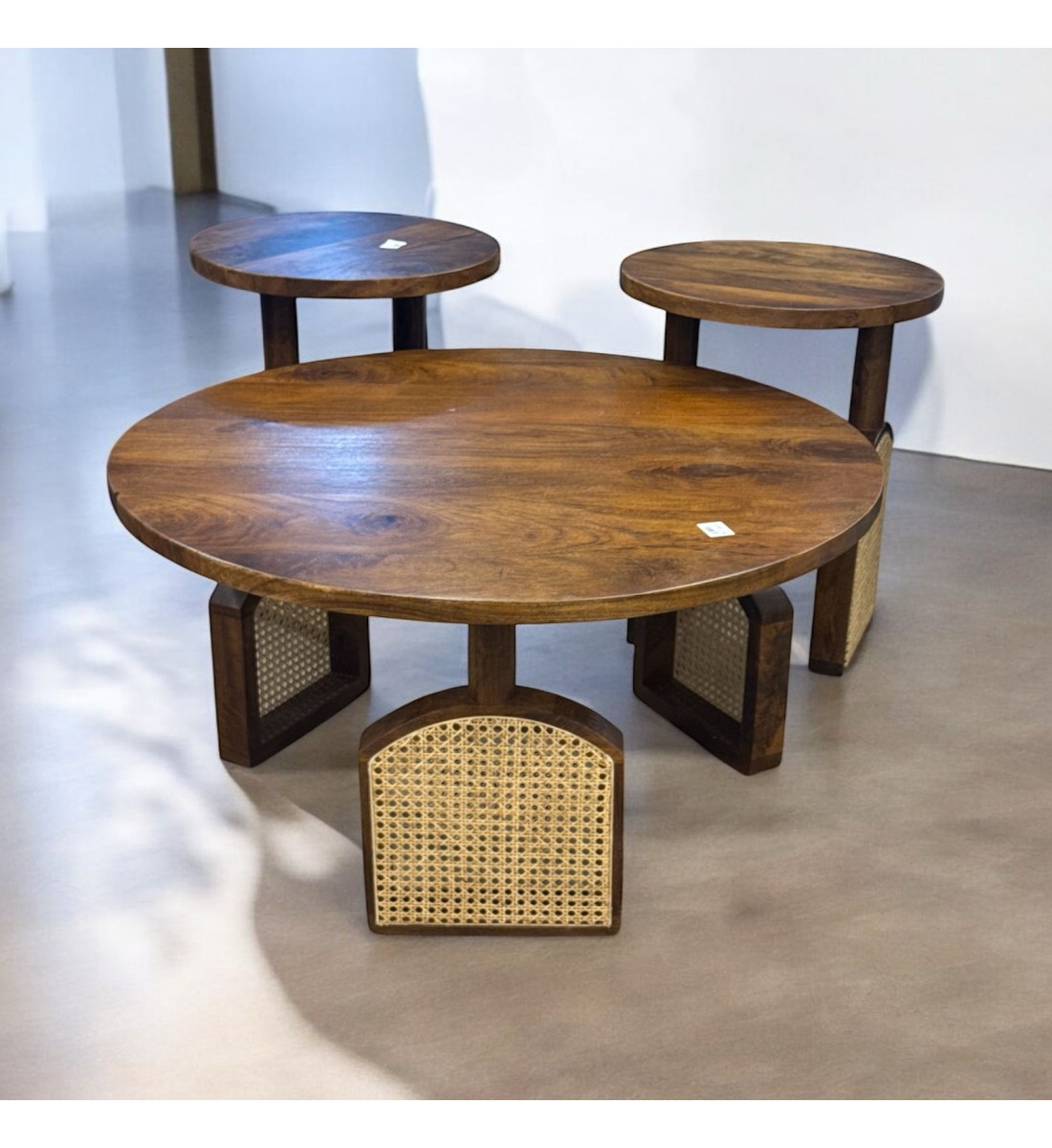 طاولة تقديم مع 2 جانبيه طاولة تقديم مع 2 جانبيه