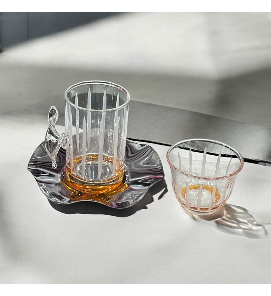 طقم كاسات وفناجين مع الصحن 18قطعه طقم كاسات وفناجين مع الصحن 18قطعه