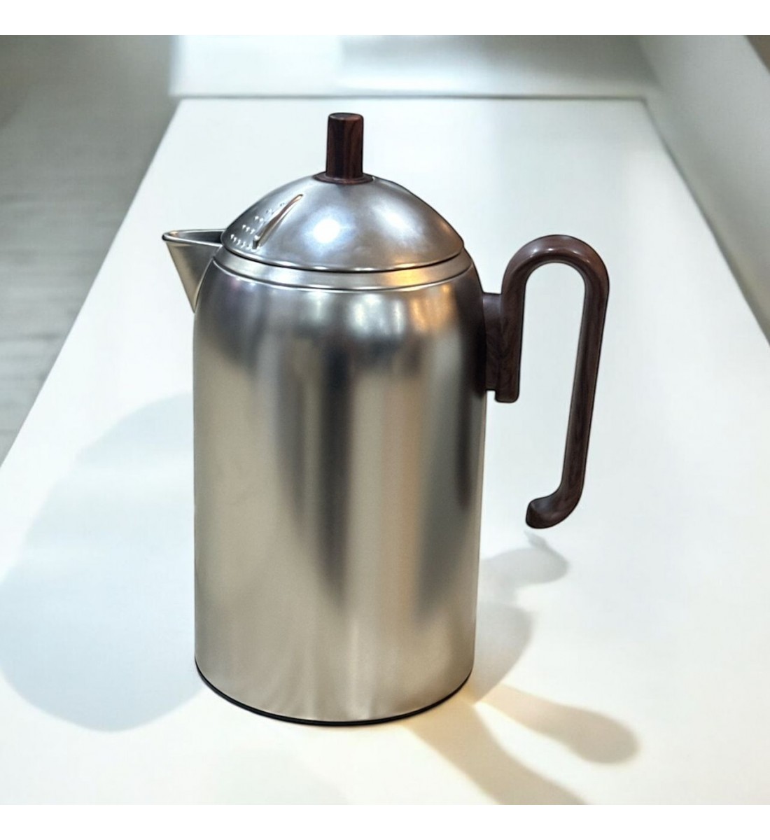 ترمس أليس كلاسيكي فاخر بيد خشب ــ نيكل مطفي بني ــ 0.65 لتر