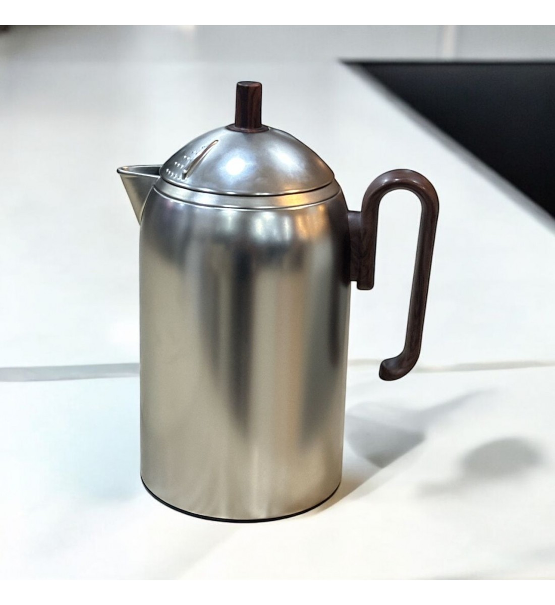 ترمس أليس كلاسيكي فاخر بيد خشب ــ نيكل مطفي بني ــ 0.65 لتر