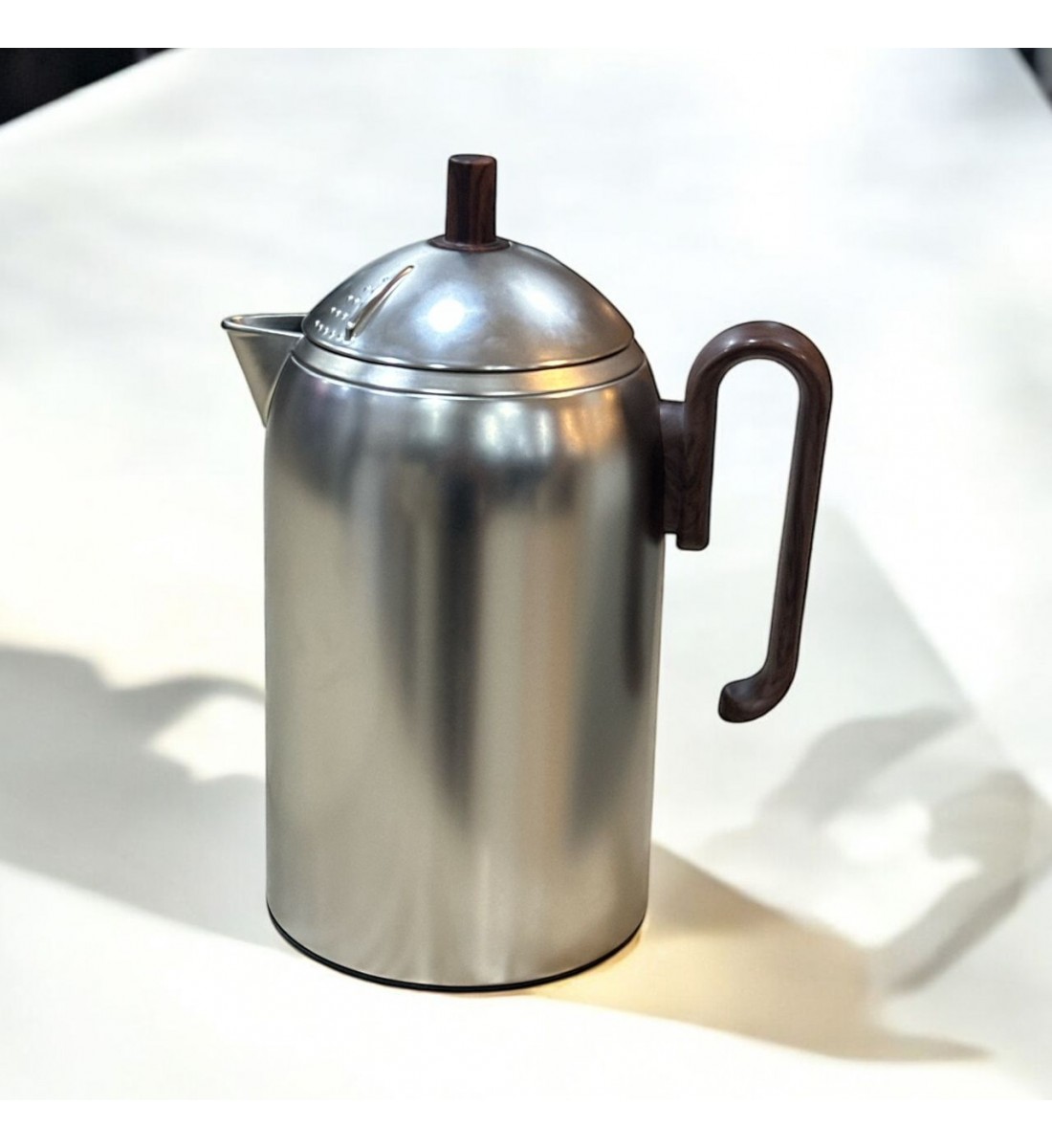 ترمس أليس كلاسيكي فاخر بيد خشب ــ نيكل مطفي بني ــ 0.65 لتر