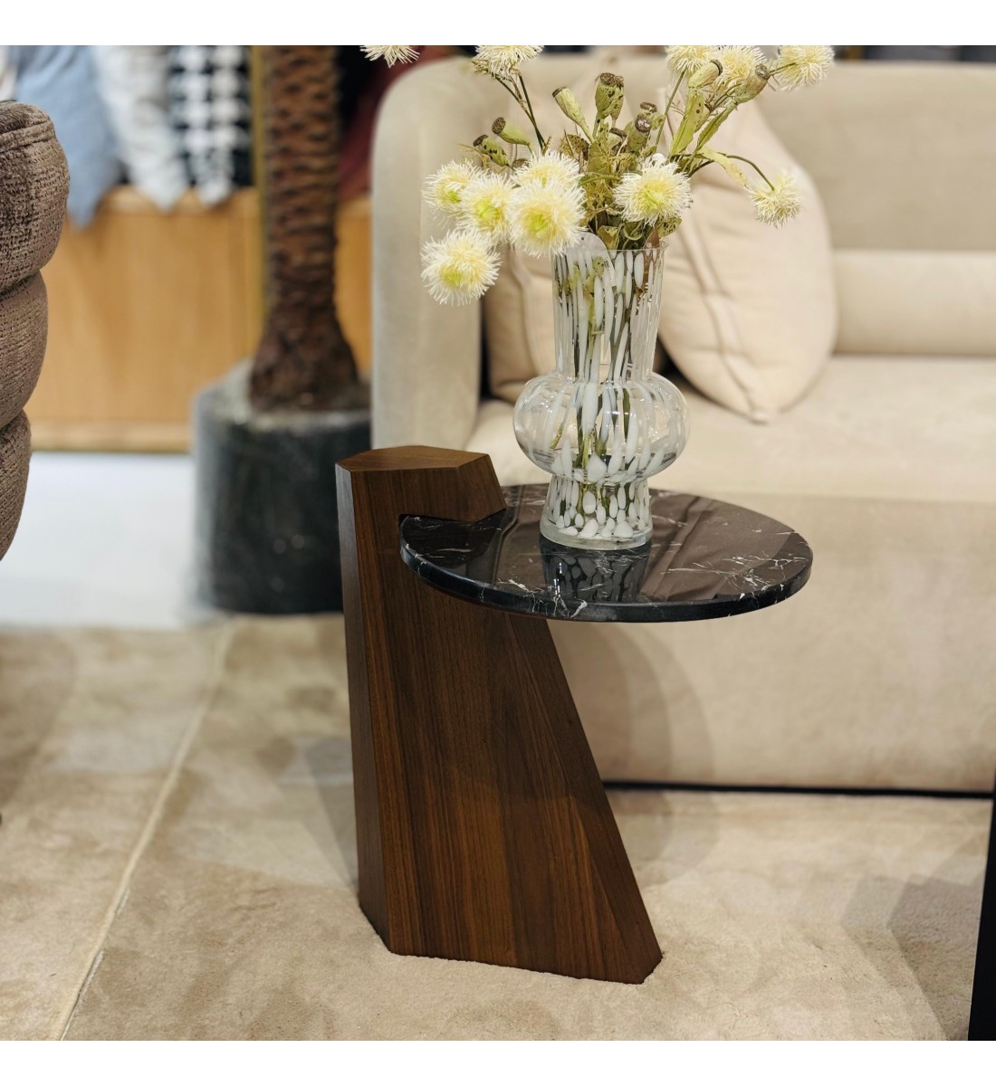 Sassino side table - marble, wooden base 40x40x50cm