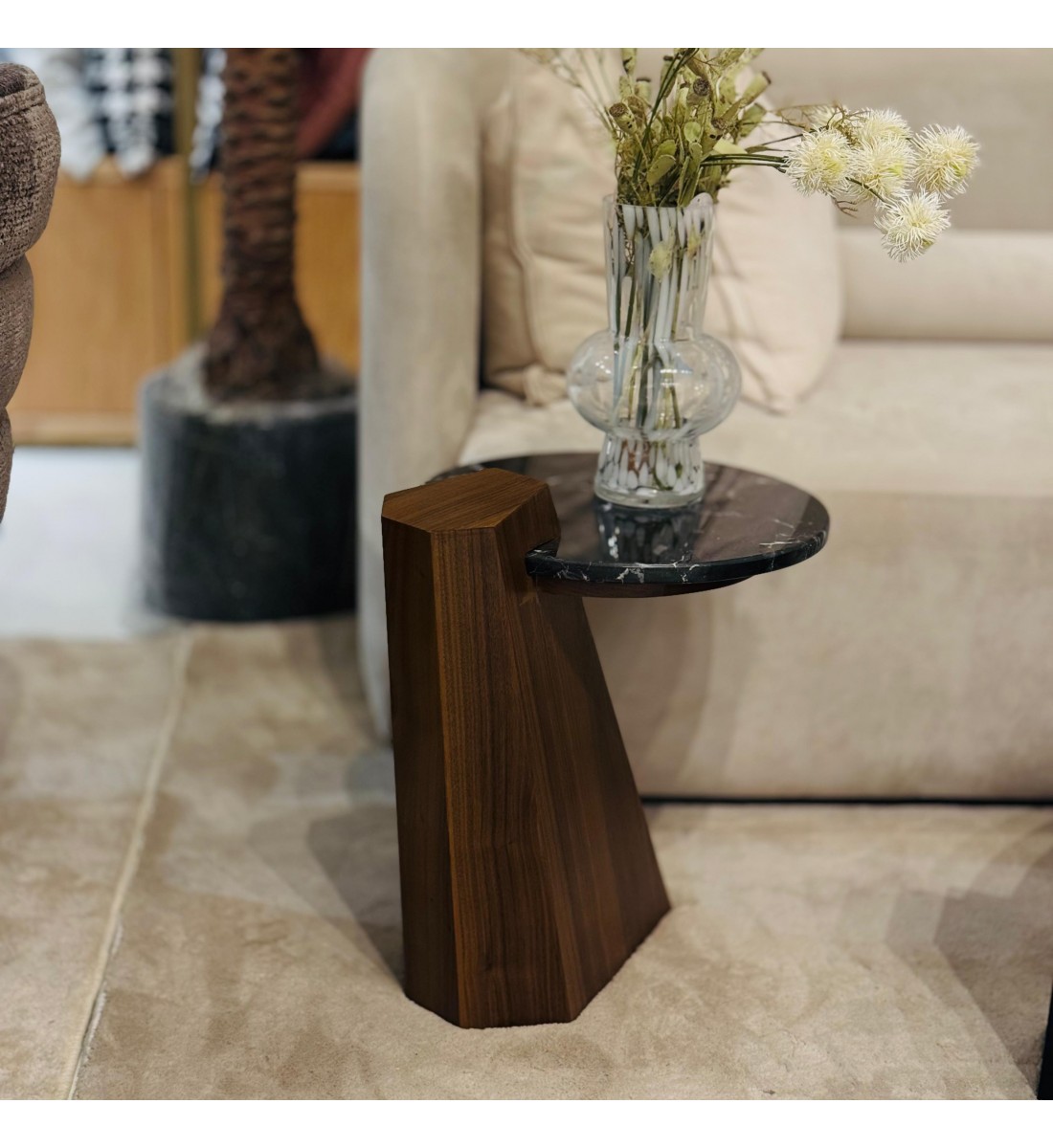 Sassino side table - marble, wooden base 40x40x50cm