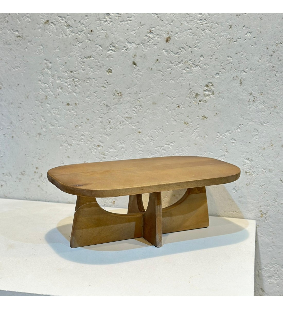 صينية تقديم  من الخشب وقاعده خشب مقاس 30×18×11سم 