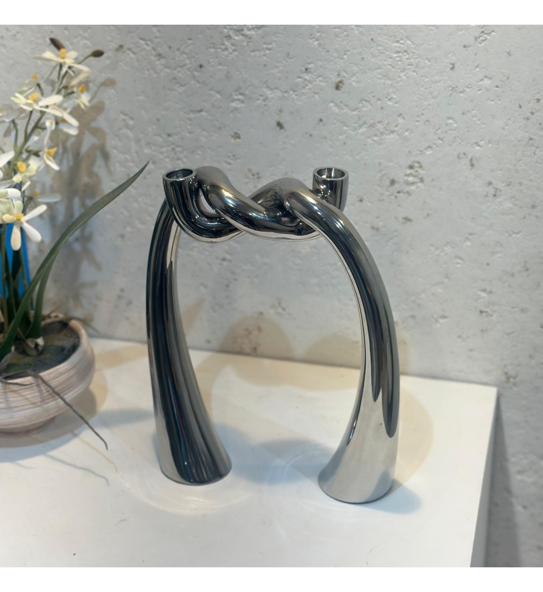 مجموعة من شمعدانات حلزونية فضية من جون ريتشارد - قطعتان32×16×3سم 