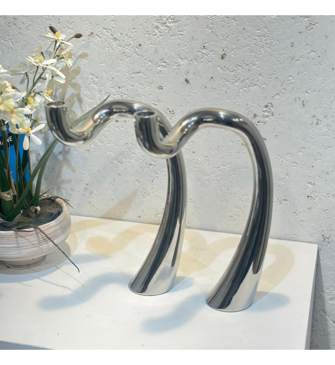 مجموعة من شمعدانات حلزونية فضية من جون ريتشارد - قطعتان32×16×3سم 