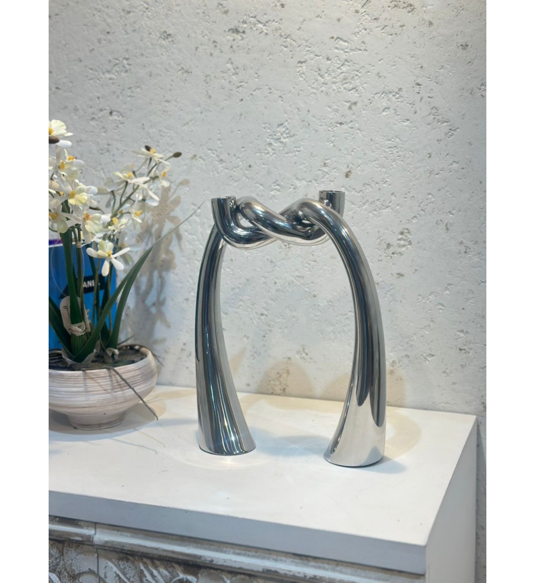 مجموعة من شمعدانات حلزونية فضية من جون ريتشارد - قطعتان32×16×3سم 