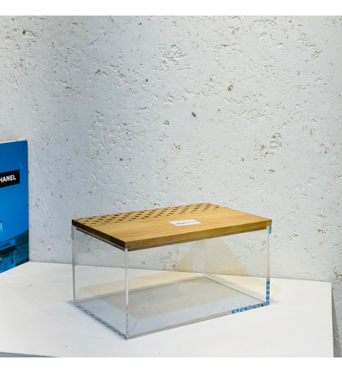 صندوق تخزين اكرلك بغطاء خشب 24×13×16سم صندوق تخزين اكرلك بغطاء خشب 24×13×16سم