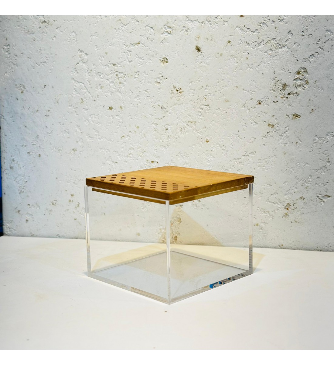 صندوق تخزين اكرلك  بغطاء خشب 24×13×16سم