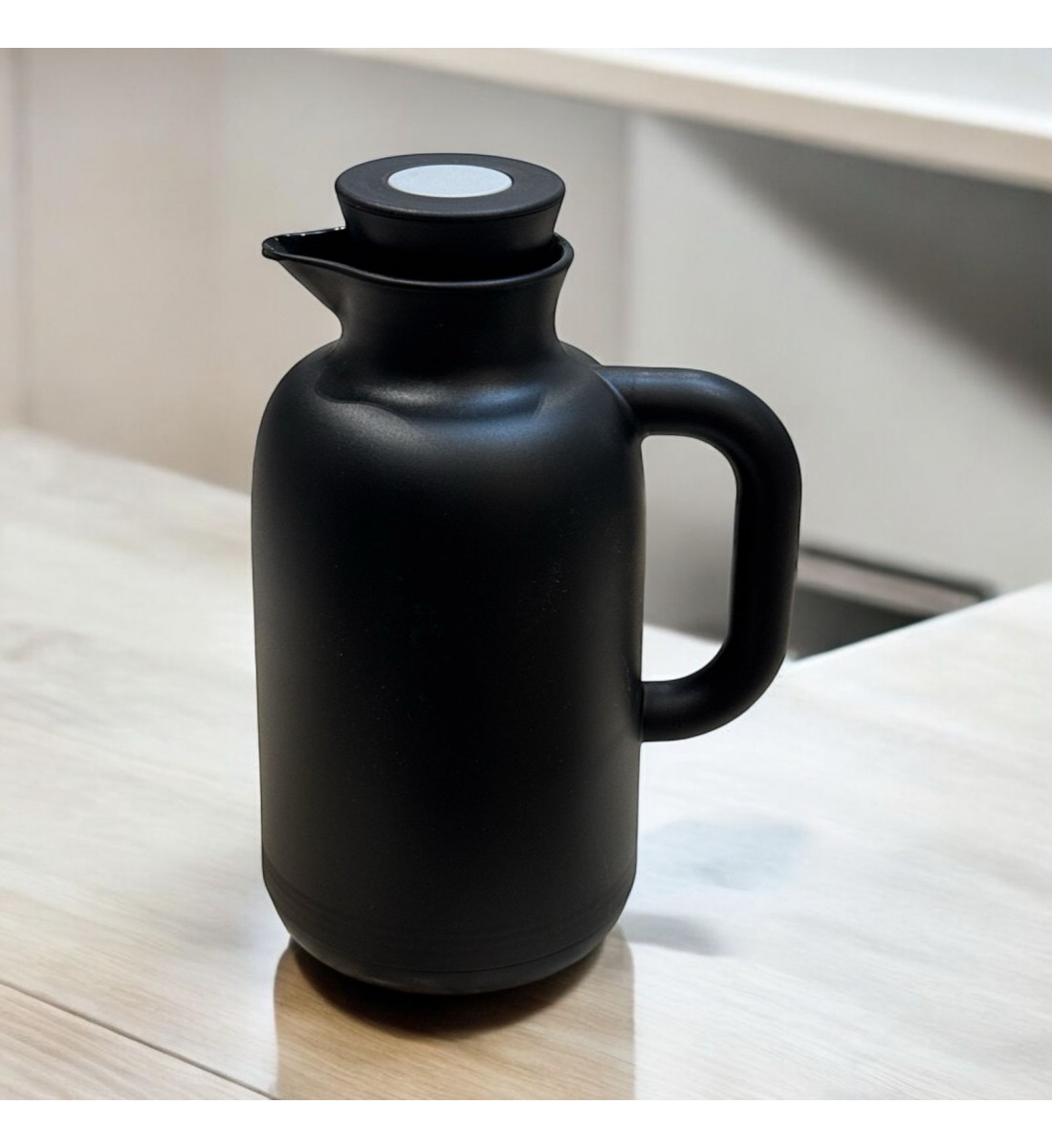 ترمس اسود 1لتر ترمس اسود 1لتر