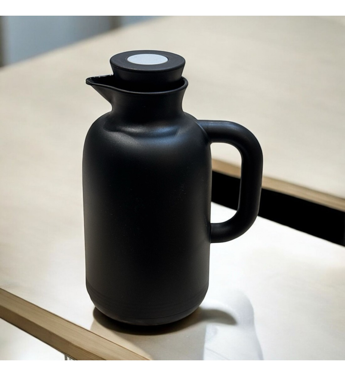 ترمس اسود 1لتر ترمس اسود 1لتر