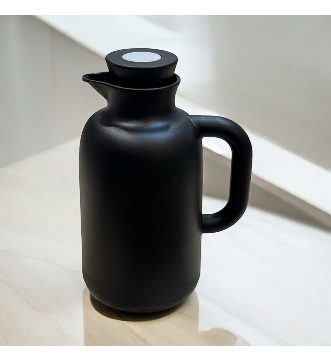 ترمس اسود 1لتر ترمس اسود 1لتر