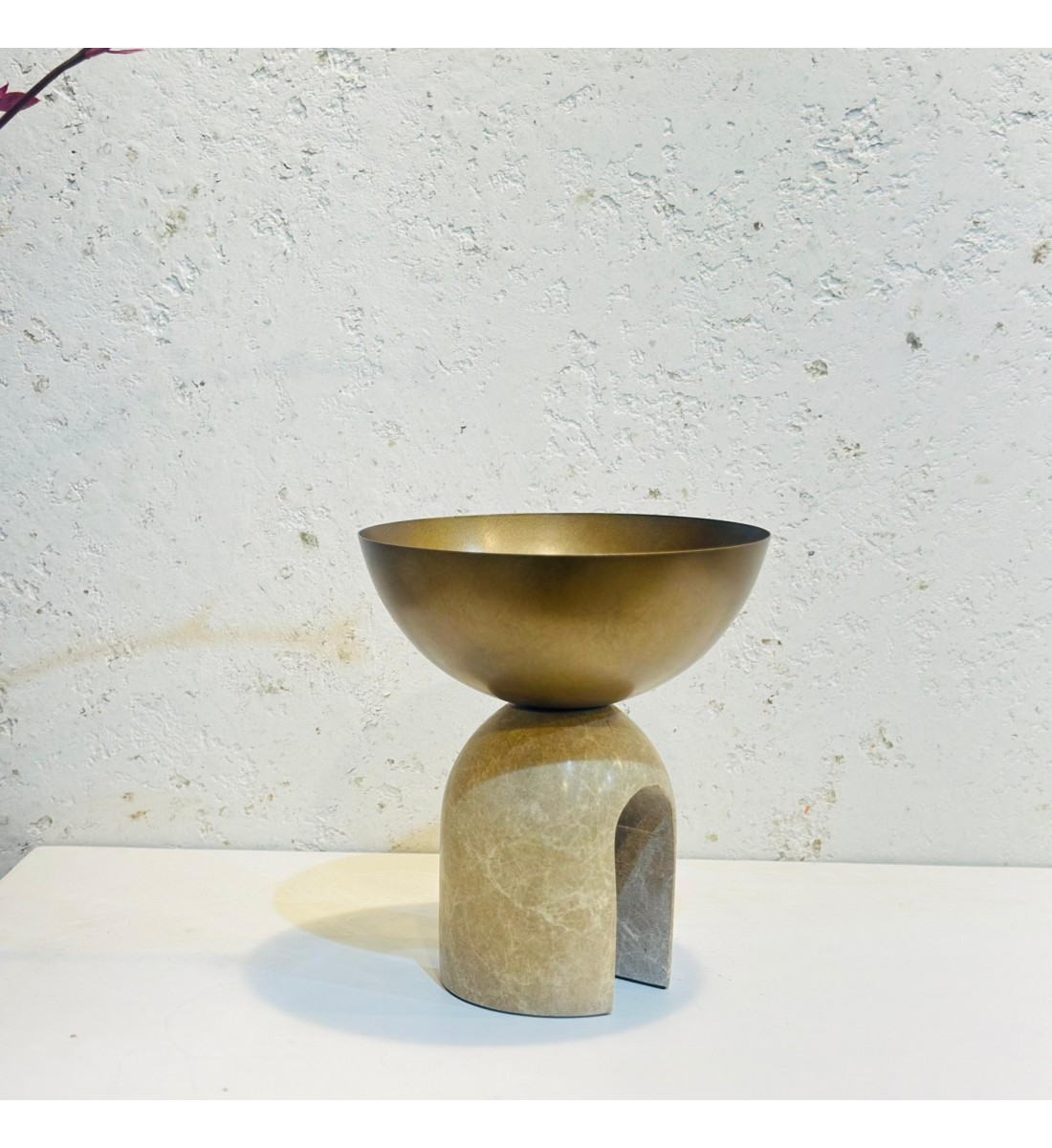 Round metal tray with marble 19 x 17 x 17 cm